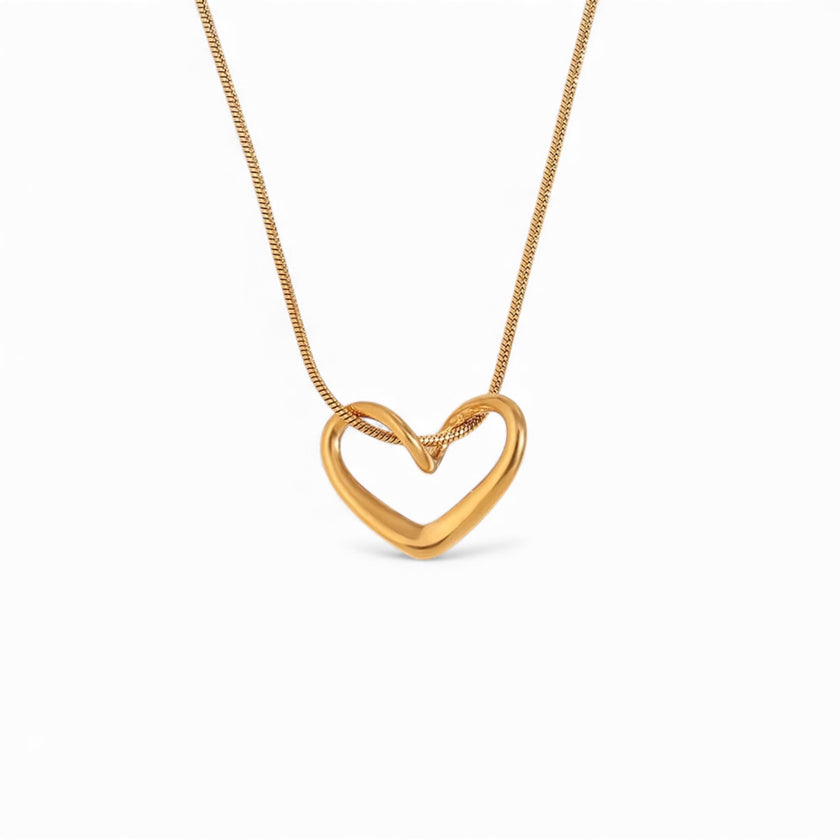 Delicate gold plated chain necklace with threaded heart pendant — Bye Bye Baby