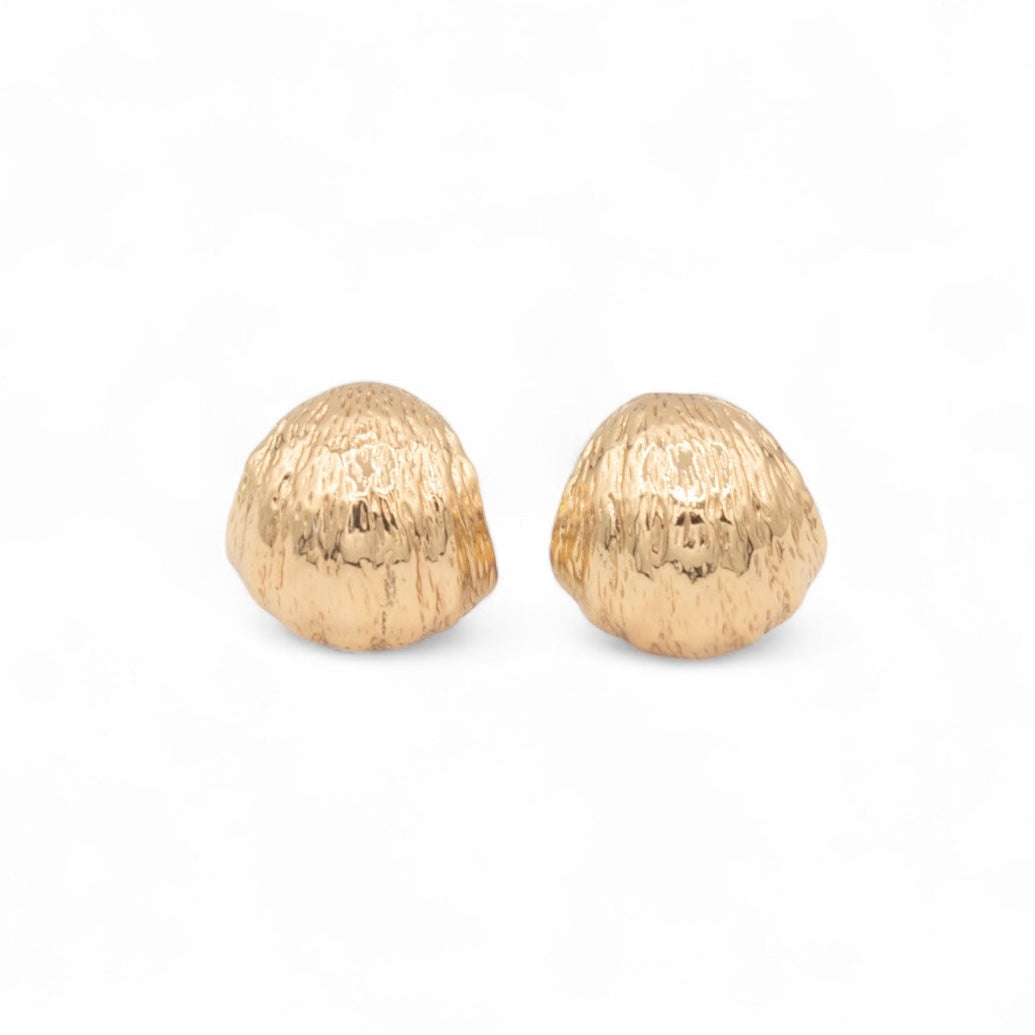 Curved gold plated stud earrings with shell texture — Bye Bye Baby